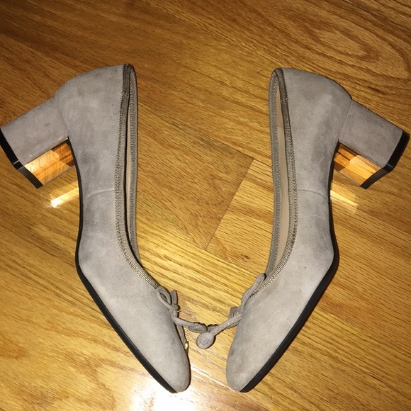 TORY B SUEDE HEELS - Picture 3 of 3